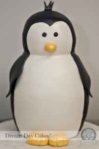 penguin cake by Dream Day Cakes